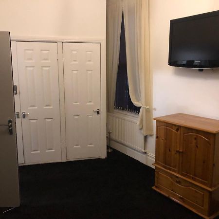 Tees Valley B&B Apartment 1 สต็อกทอน-ออน-ทีส์ ภายนอก รูปภาพ