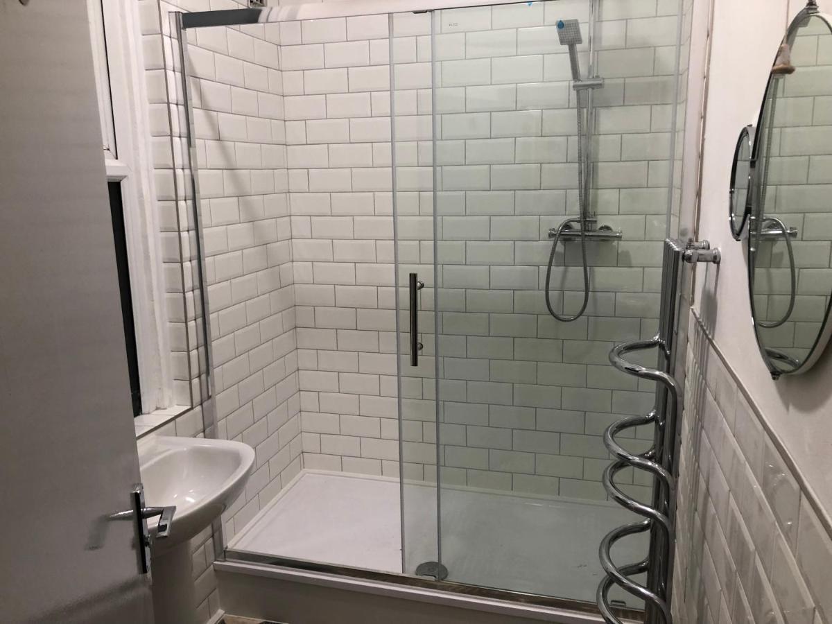 Tees Valley B&B Apartment 1 สต็อกทอน-ออน-ทีส์ ภายนอก รูปภาพ