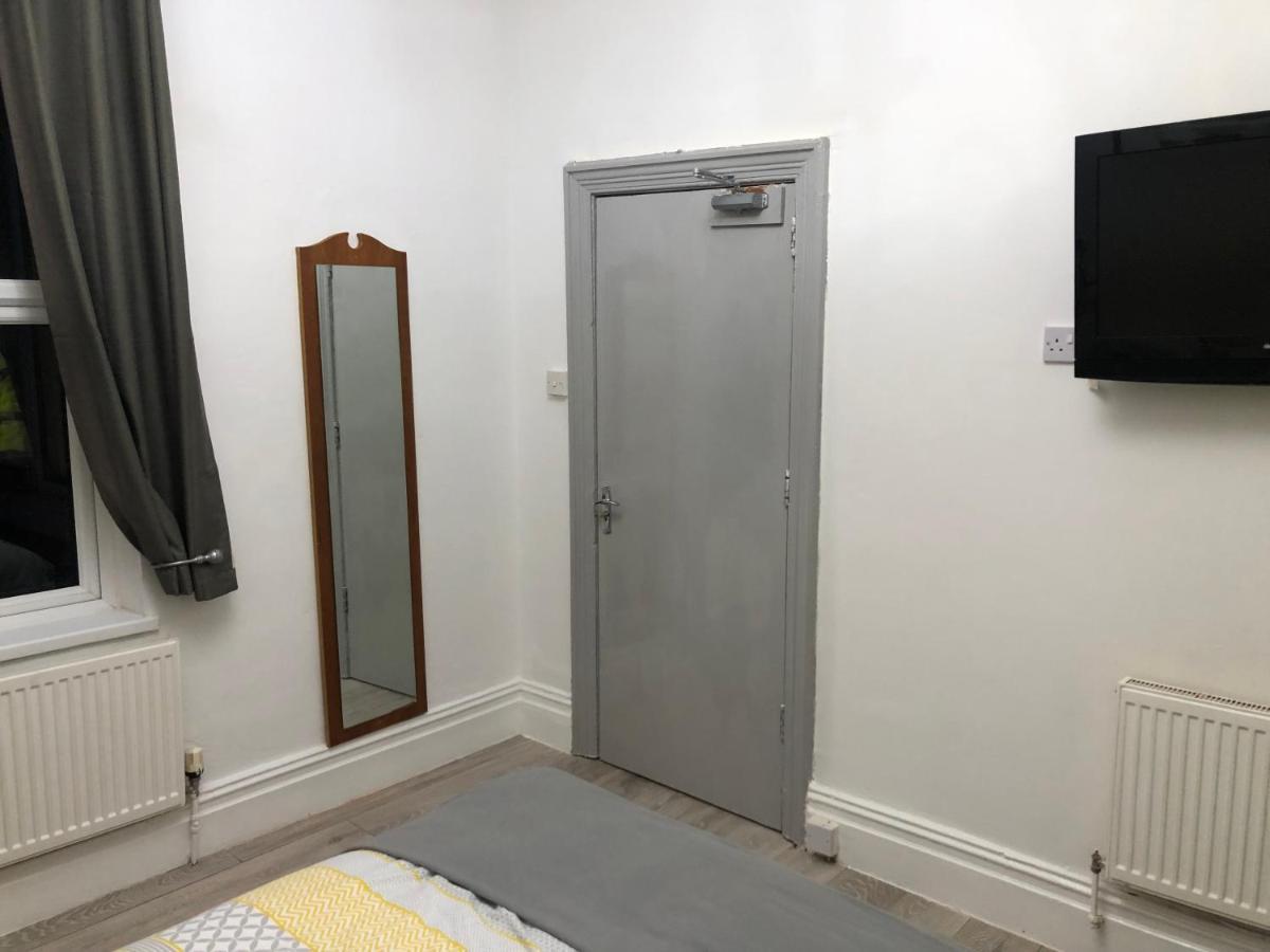 Tees Valley B&B Apartment 1 สต็อกทอน-ออน-ทีส์ ภายนอก รูปภาพ